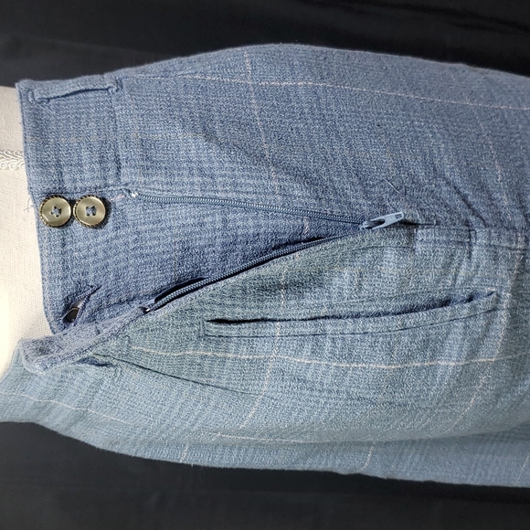 Liz wear plaid skirt - Picture 3 of 6